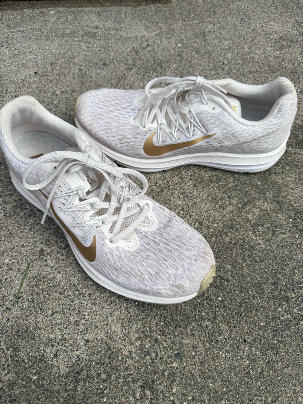 Nike tennis shoes